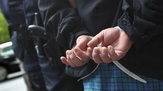 Ersekë, homoseksuali përdhunon 18-vjeçarin e sëmur mendor