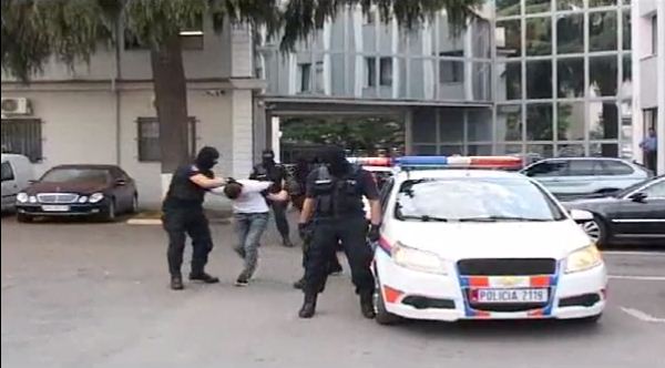 VIDEO/ Kapet autori i vjedhjes së kazinosë te rruga e Dibrës