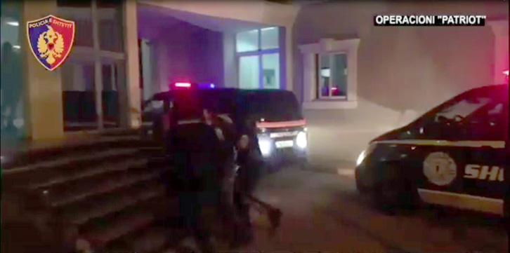 VIDEO/ Ja si “Patriot”-i prangosi edhe dy grabitës të tjerë të rrugës së Rinasit