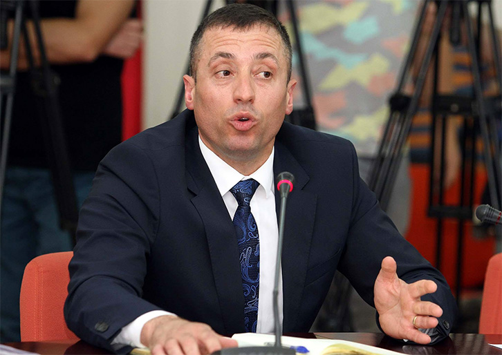 DENONCIMI/Kryegardiani  Artur Zoto i larguar nga policia si trafikant droge