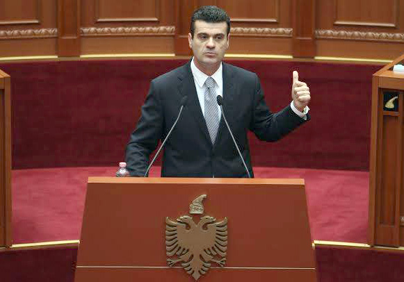 ASTRIT PATOZI/ Kjo qeveri ka rënë, PS dhe LSI dy banda mafioze që s’mund të bashkëjetojnë në një territor