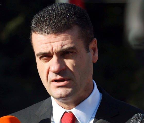 Patozi, nuk merr pjesë në takim: Arsye të forta personale