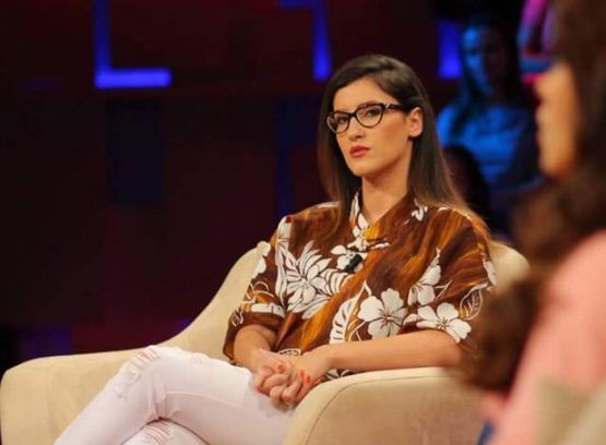 Aulona Musta: Bleona duhet bojkotuar dhe dënuar