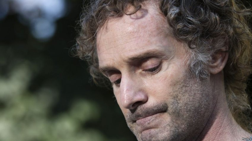 RRËFIMI NGA NJË TJETËR JETË/ Gazetari amerikan tregon vitet e kaluara si i burgosur në Siri