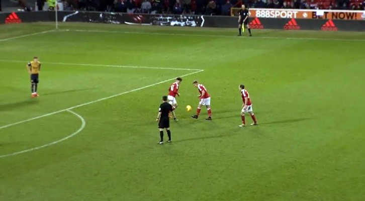 VIDEO/ Supergol nga goditja e dënimit në kampionatin anglez
