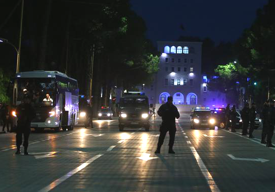 Serbia notë protestë Shqipërisë për incidentin ndaj autobusit, njofton edhe UEFA-n