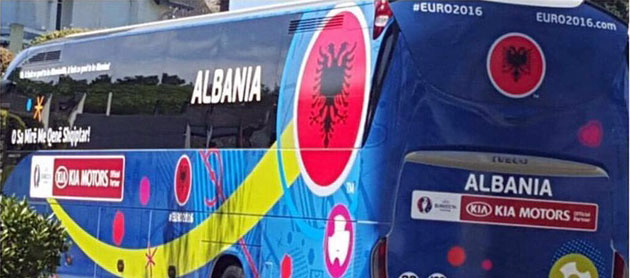 FOTO LAJM/ Ja autobusi i kombëtares shqiptare në Francë