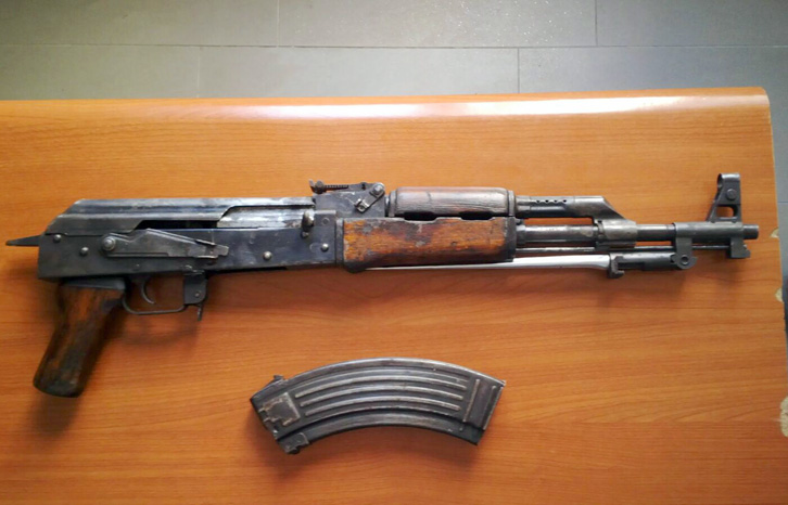 EMRI/ Durrës, grindet në lokal, rikthehet dhe kërcon me armë