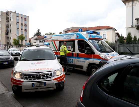 Itali, shqiptari rrëmben një thikë te furra e bukës dhe tenton të vrasë veten