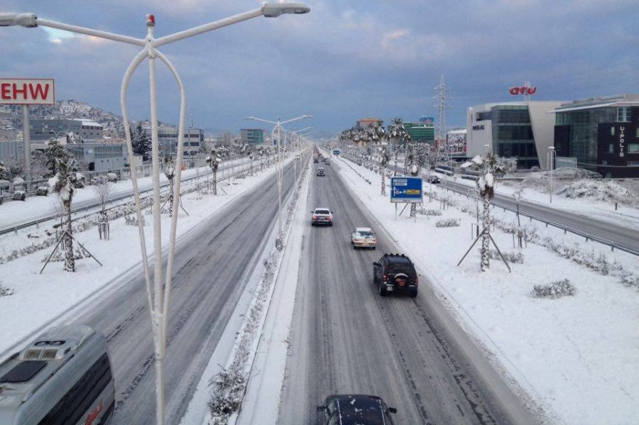 Sërish dëborë në Tiranë? Këto janë ditët kur pritet që të zbardhet prapë kryeqyteti