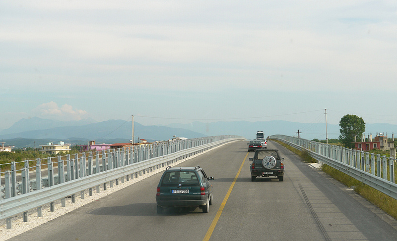 Qytetari dixhital: Grabitje 11 milionëshe e tregtarit të peshkut në autostradën Fier Vlorë