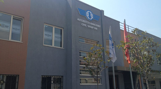 Qeveria zëvëndëson drejtorin e Aviacionit Civil