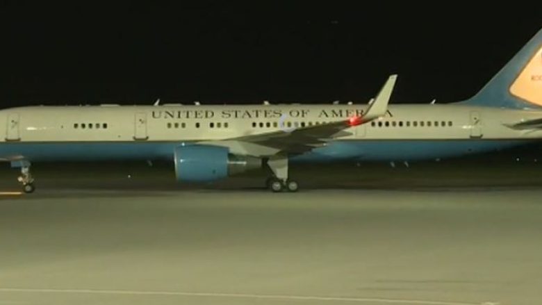 VIDEO/Jo Biden mbërrin në Prishtinë