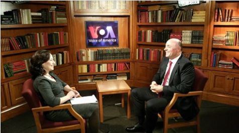 Avni Ponari te Zëri i Amerikës: Presidenti biznesmen në SHBA, shembull që duhet ndjekur