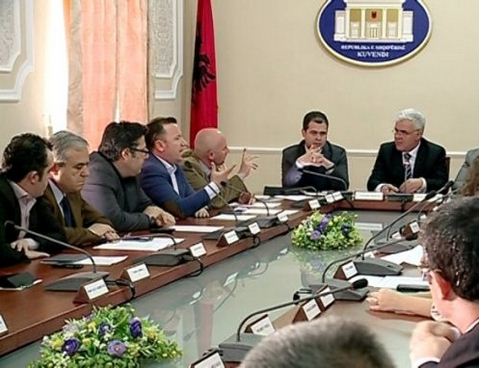 “Avokati i Popullit” përplas PS-LSI, socialistët: Të rihapet procesi i aplikimeve