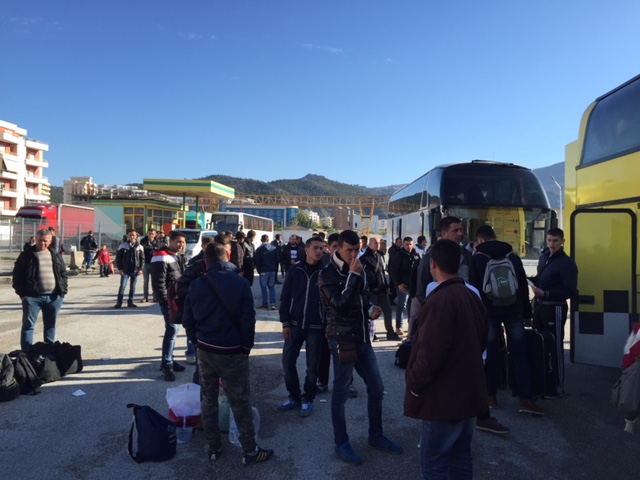 Ambasada Gjermane: Vijon kthimi i azilkërkuesve, 255 persona në 3 ditë