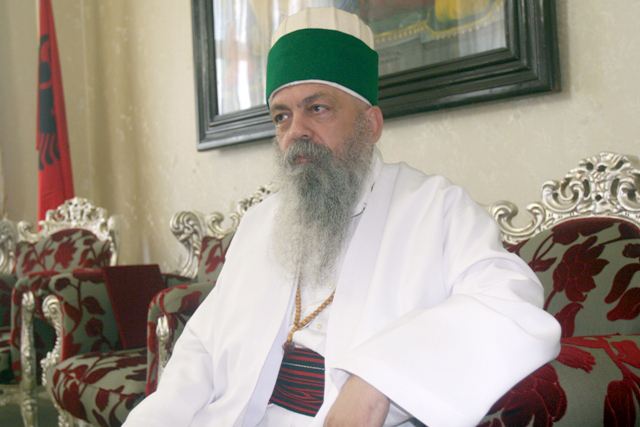 Baba Mondi “Nderi i Qarkut” të Beratit