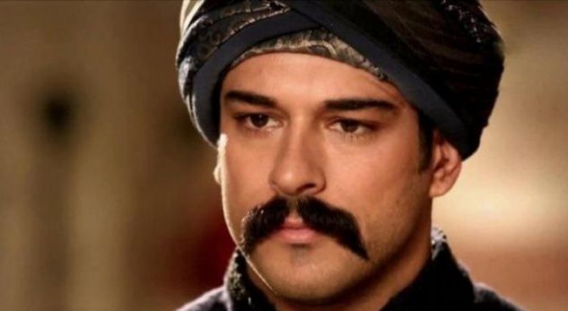 “Bali Beu” në Aeroportin e Prishtinës: Jam i lumtur që ndodhem në Serbi