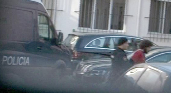 VIDEO/Ballist Morina, një shëtitje me makinën e tij