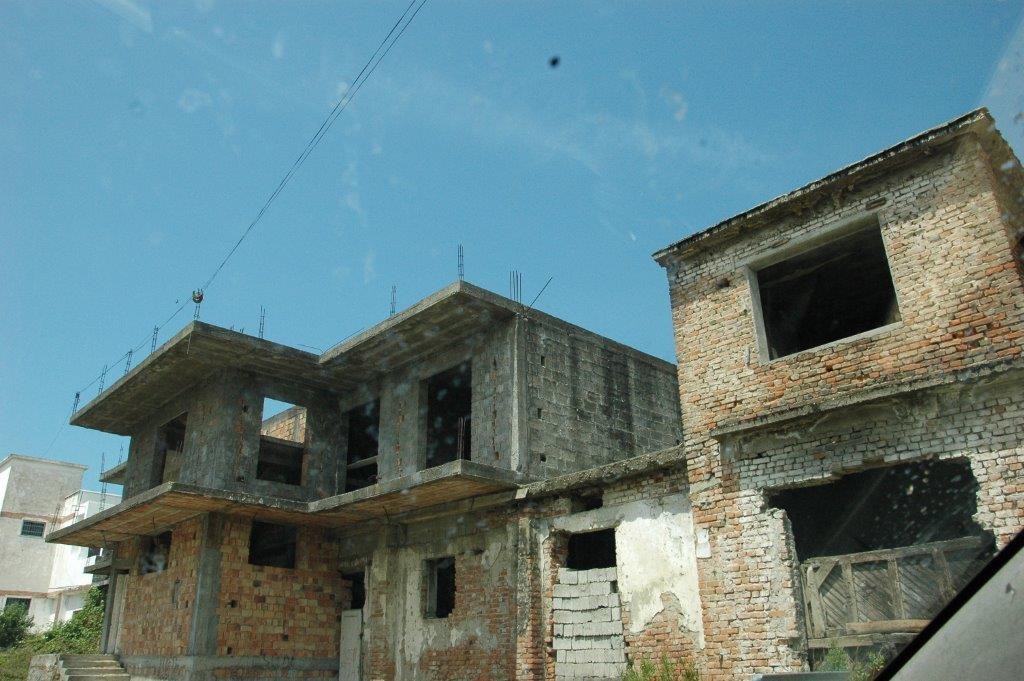 Në Kavajë zbulohet parajsa, për 12 ditë shtohen 595 banorë… gati për të votuar