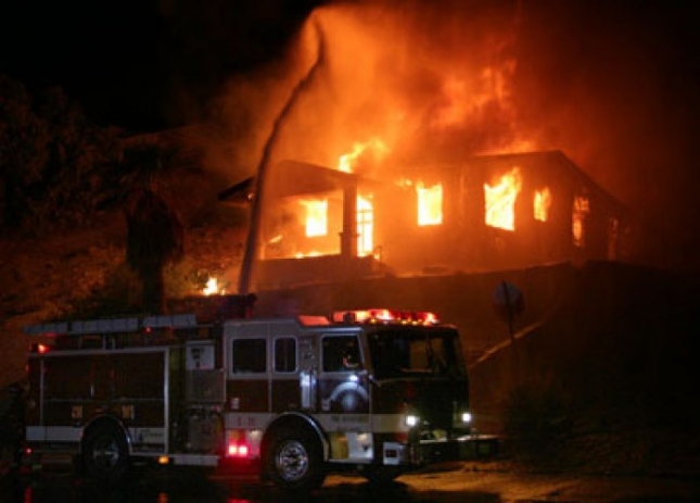 VIDEO/ Itali, digjet banesa e 2 vëllezërve kosovarë që merren me tregti automjetesh, dyshohet zjarr i qëllimshëm