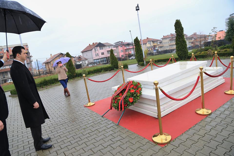 FOTO GALERI/ Basha takon zyrtarët e lartë në Kosovë