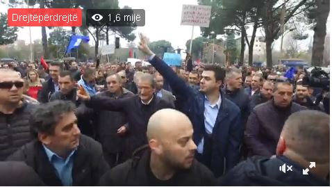 Nis protesta, shpërthejnë pjesëmarrësit “Rama o kopuk”. Rama nuk është në zyrë