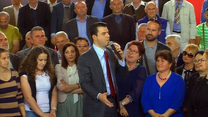 Basha: Çadra ditë pashkësh, këtu ngjallet shpresa për Shqipërinë