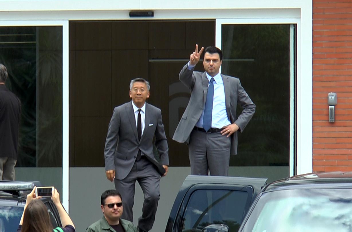 Përfundon takimi 2-orësh Basha – Lu