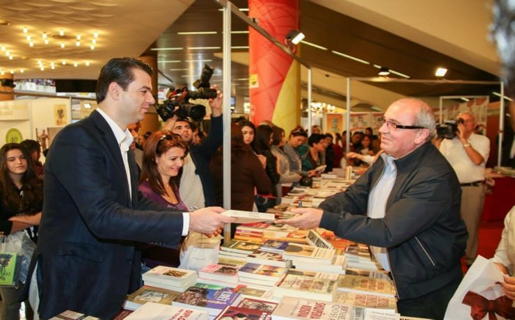 Basha, drekë me Mustafajn dhe Biberajn