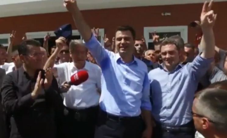 VIDEO/ Basha në selinë e PD-së: Republika e re e vetmja e vërtetë që njohim ligjërisht!