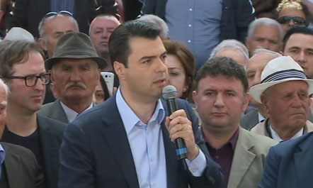 Basha paralajmëron Xhafajn: Do e kalosh pragun e ministrisë së Brendshme, vetëm po shkele mbi trupat tanë