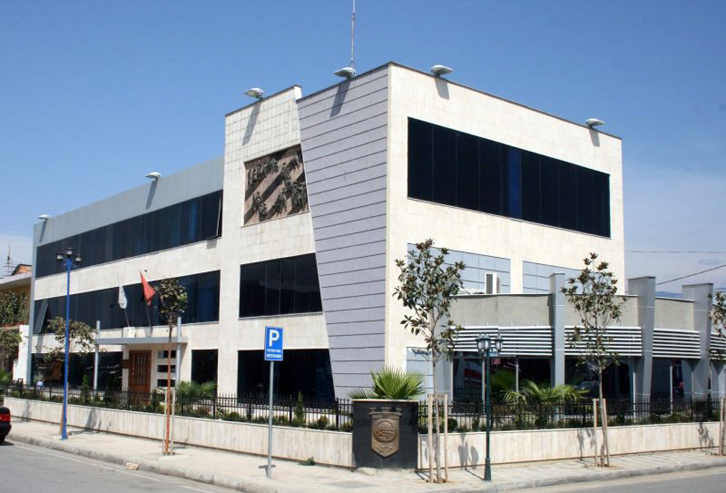 Apeli i Bashkisë Kamëz: Të rinjtë të distancohen nga Saimir Tahiri dhe qeveria e drogës