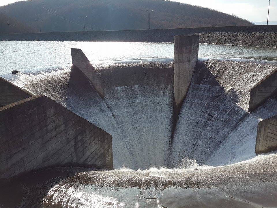 Kosovë, frika nga helmimi i ujit nga të arrestuarit për terrorizëm, lë Prishtinën pa ujë