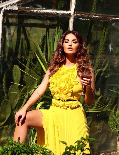 FOTO/ Beatrix Ramosaj, fotomodele në revistën “Shije”