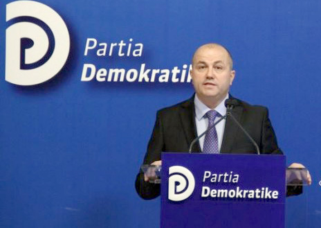 Burrel, sulmohet dhe dëmtohet makina e deputetit të PD-së, Bedri Hoxha