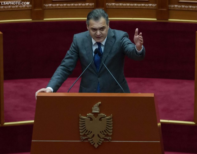 Shpërthen Blushi si asnjëherë: Ju përçmoj, kujt t’ia japmandatin tim Roshit, Prengës, Ndokës…