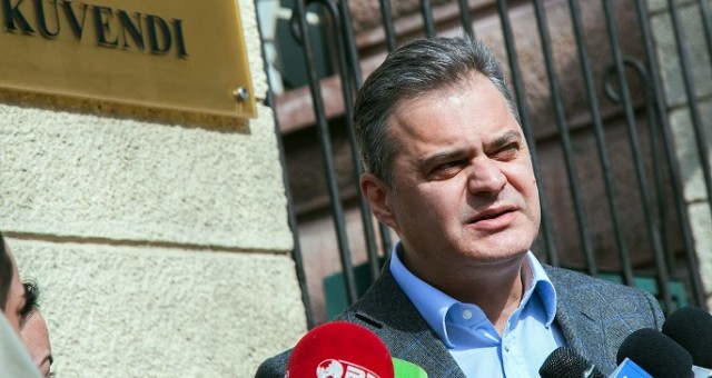 Akuzat e forta të Ben Blushit: S’ bëhem pjesë e lavatriçes me mediokër, kanabistët dhe rilindas