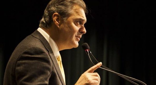 Treshen që e ndau një qeleshe