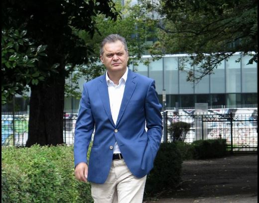 BEN BLUSHI/Luksokracia, të blesh manikyr para sapunit