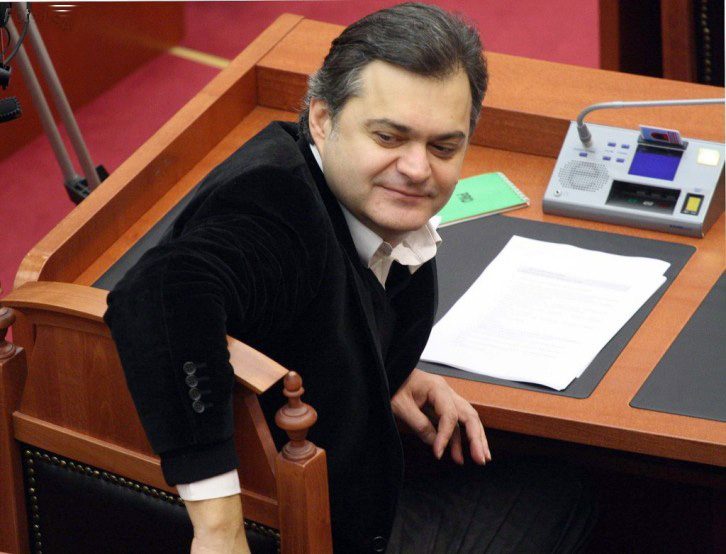 Ben Blushi: Shqiptarët po përballen me varfëri, korrupsion dhe brutalitet