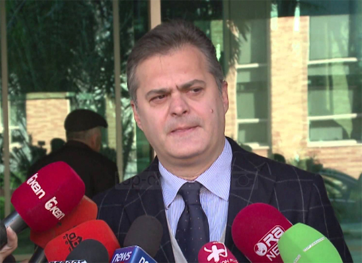 Blushi: Ndryshimet në Statut nga rrobaqepës që po i qepin Ramës kostumin e kryetarit