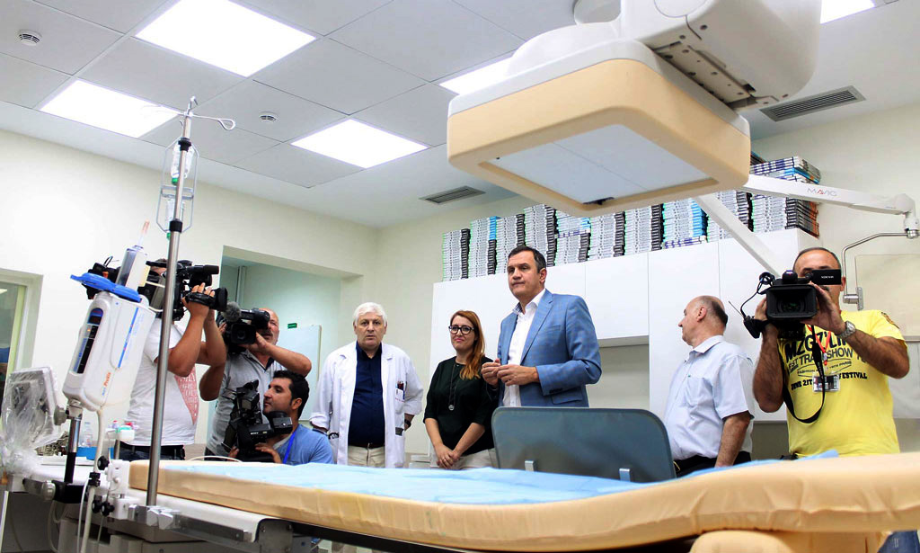 SPECIALE/ Ministria e Shëndetësisë dështon, pacientët paguajnë kostot e reformës në tregun e ilaçeve