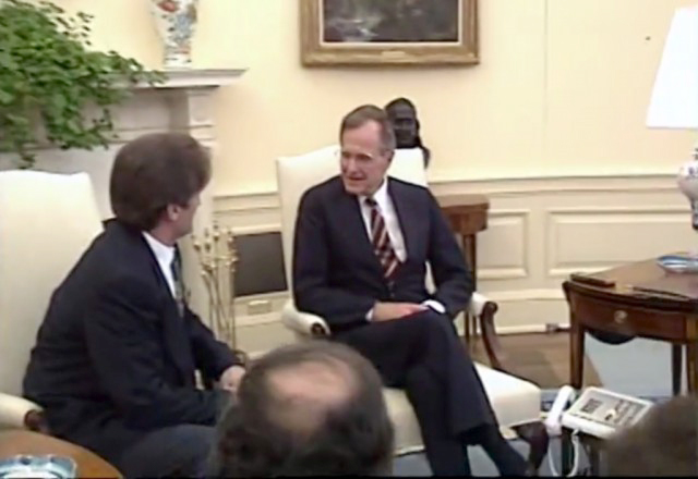 VIDEO/  Takimi i parë i Sali Berishës me një president amerikan në Shtëpinë e Bardhë, sipas një amerikani