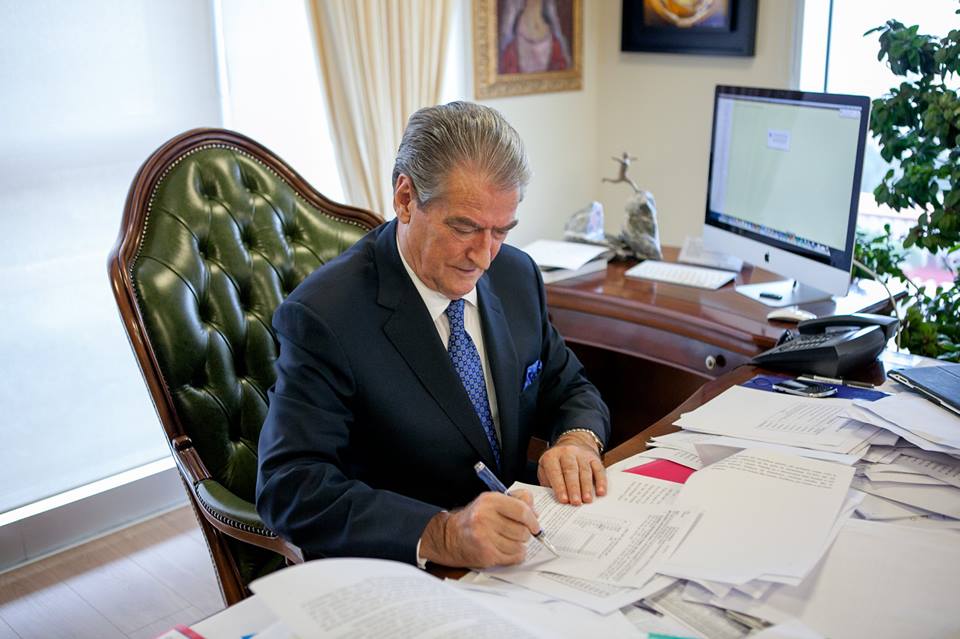 Berisha: Rama u kërkon prokurorëve dhe gjykatësve të lirojnë Shullazin