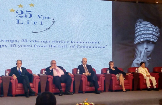 8 DHJETORI/ Opozita në protestë, Berisha dhe Rama bashkë në konferencën e Nishanit