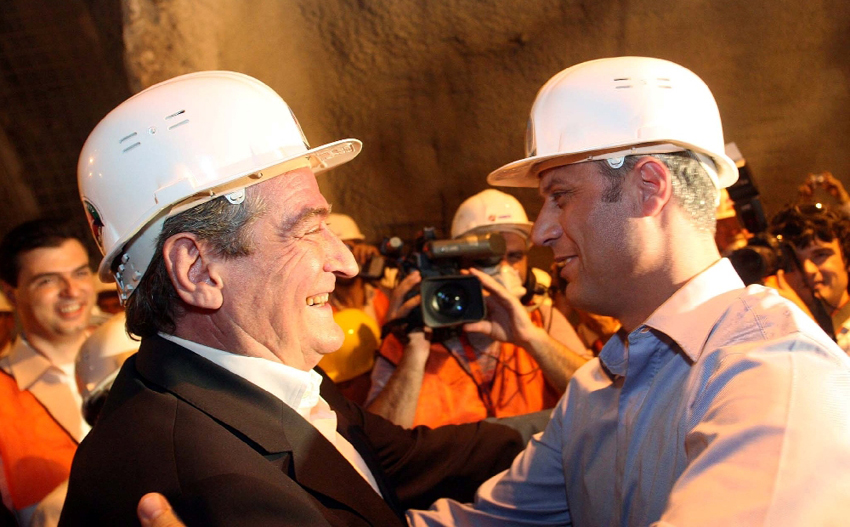 Propozimi i Berishës: Shqiptarët, shtetësi automatike edhe për Kosovë, edhe për Shqipëri