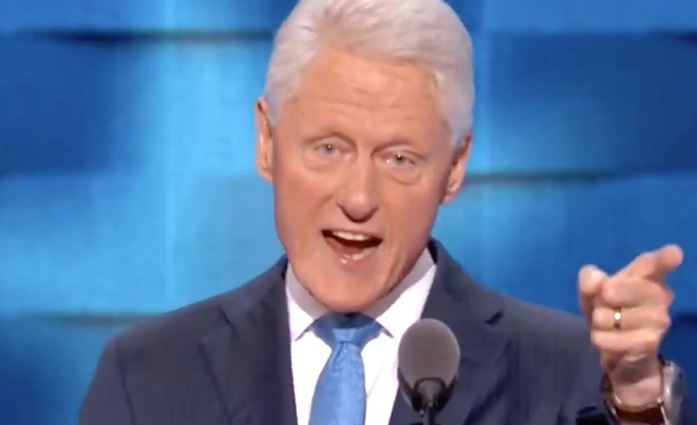 Ish-Presidenti Klinton hedh telefonin në çati, ja pse