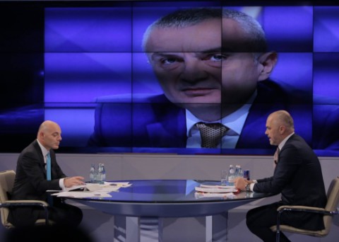 Blendi Fevziu nisi sulmin pas barcaletës së Ramës për pronat në bregdet?