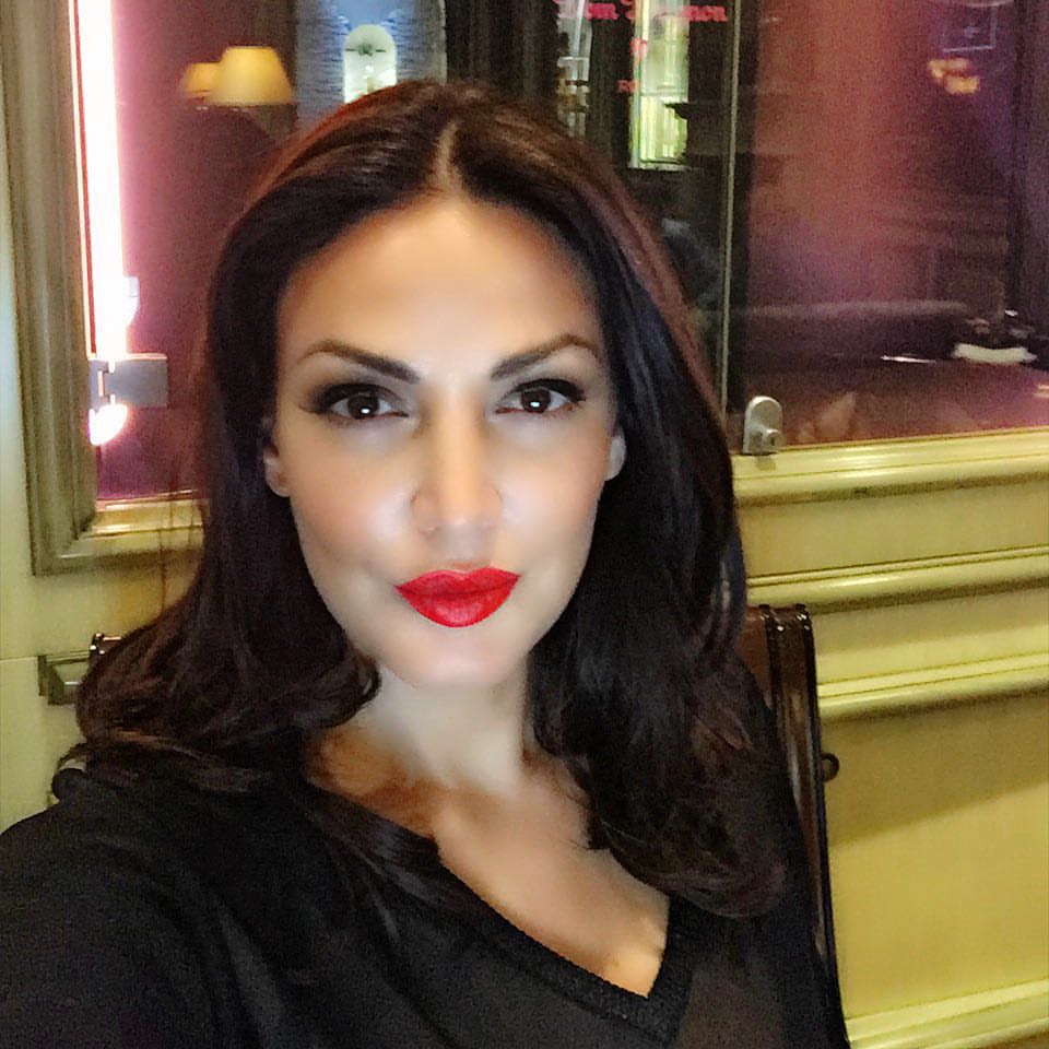 Bleona Qerreti me skandal-libër: Edhe historitë e seksit me politikanë shqiptarë